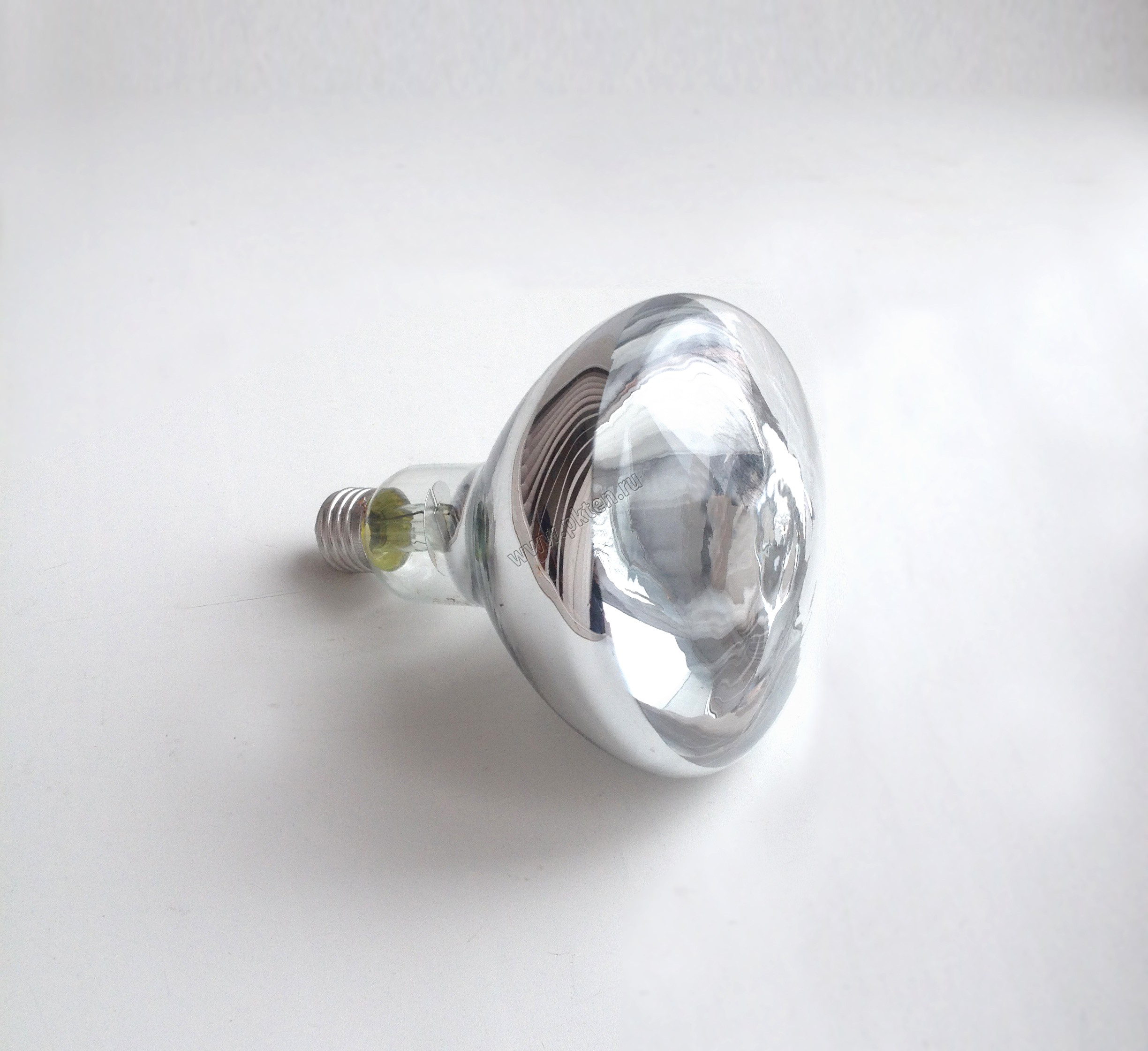 Лампа белая для обогрева (лампа Е27)